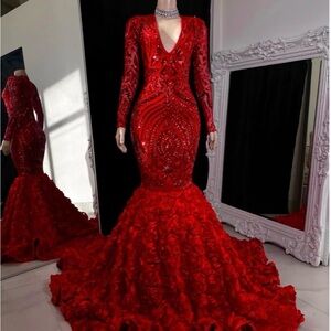 Elegant Scarlet Long Sleeve Evening Dress